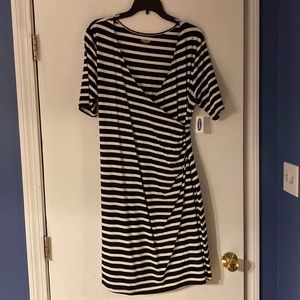 Old Navy fitted maternity dress